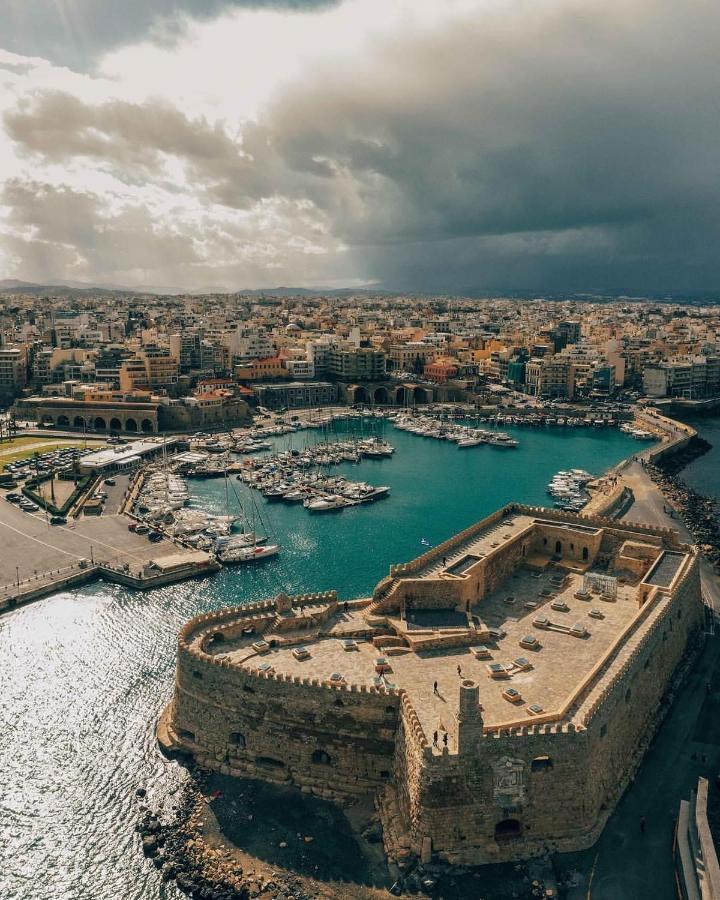 Theros By Agora Luxury Apartments In The Heart Of Heraklion Exteriör bild